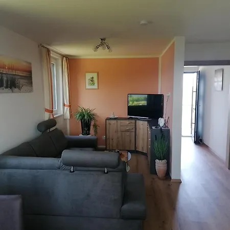Kumpitsch Am Poessnitzberg Apartment Leutschach